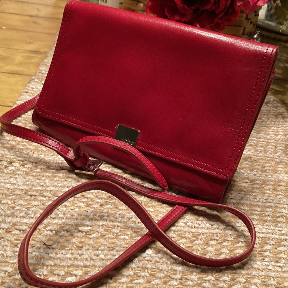 Elegant Red LeatherHobo Crossbody Bag - Picture 2 of 15